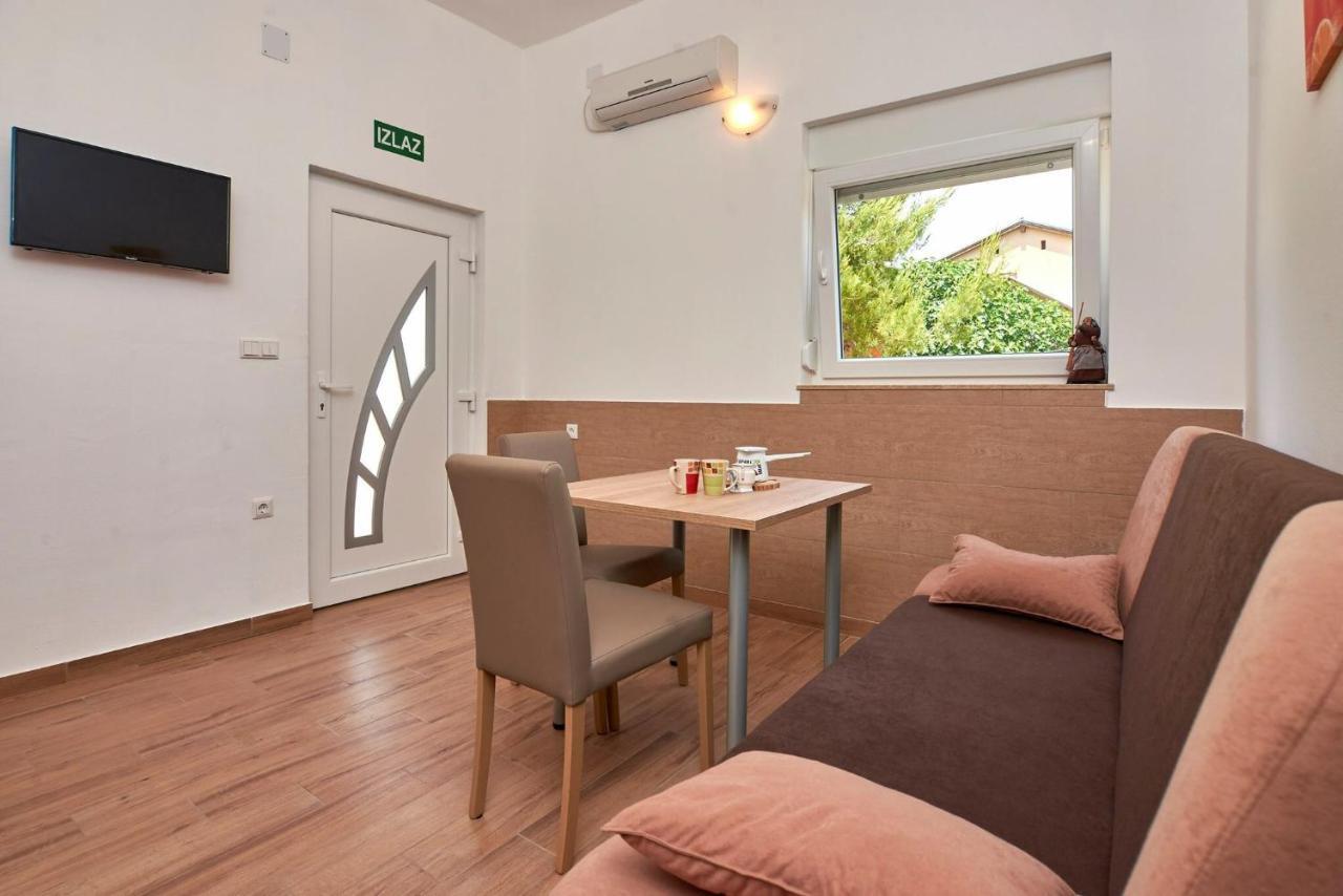 Apartmani B&B Ližnjan Exterior foto